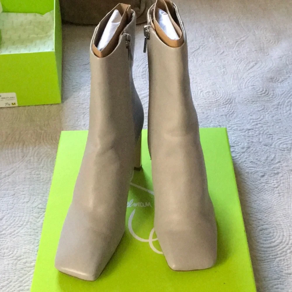 Grey ,cream Sam Edelman boots - Picture 2 of 5